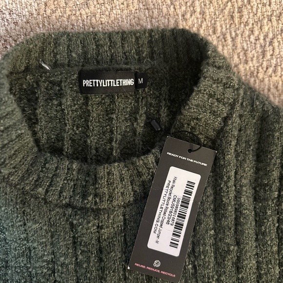 NWT Pretty Little Thing Green Boucle Cropped Sweater - Picture 2 of 3
